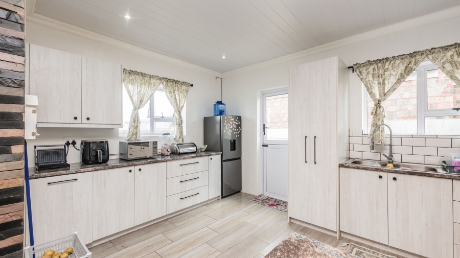 3 Bedroom Property for Sale in Bredasdorp Western Cape